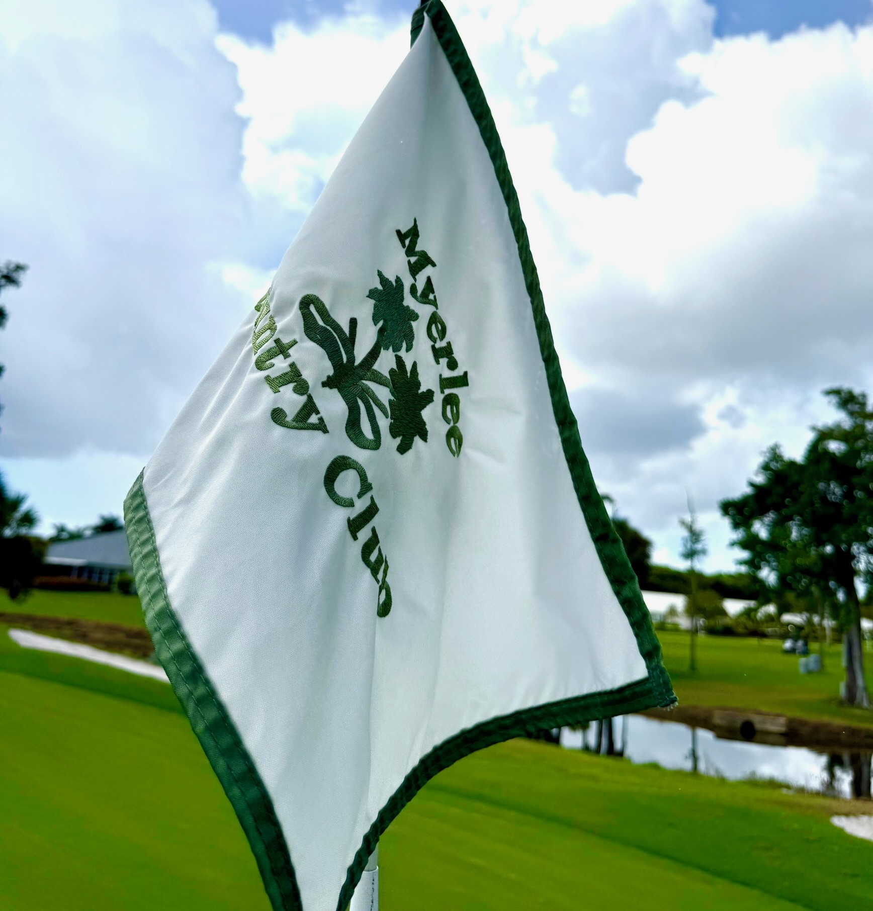 Flag with name of course