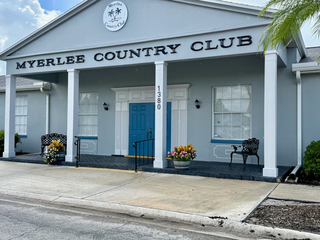 Entrance to clubhouse